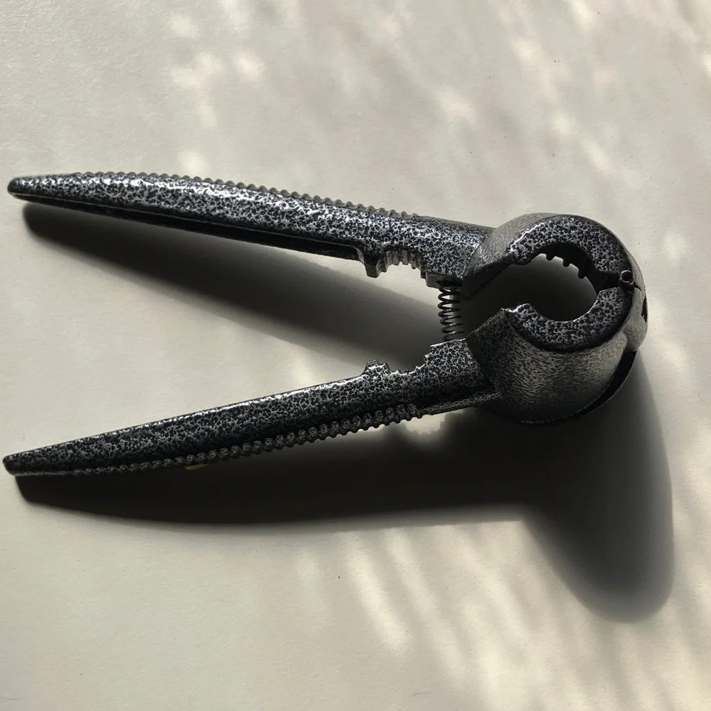 🌻Metal Nutcracker Tool